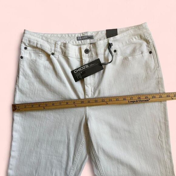NWT Chico’s White Straight Leg Jeans Size 3 (XL - 16) - Minimalist Summer Pants - Picture 5 of 8